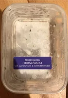 HERINGSSALAT MIT MAYONNAISE & SCHINKENWURST