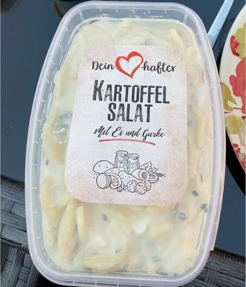 Kartoffelsalat mit Ei und Gurke