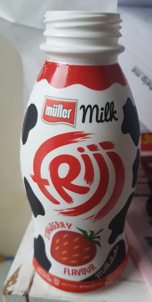 Frijj Strawberry Flavoured Milk 400ML