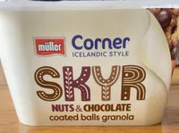 Corner Skyr nuts and chocolate