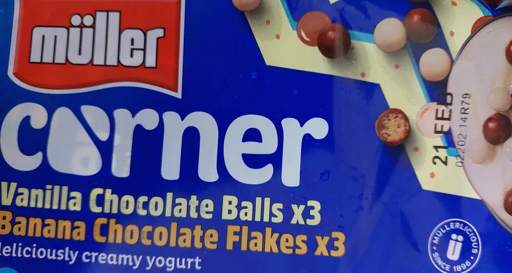 Vanilla Chocolate Balls x3 Banana Chocolate Flakes x3