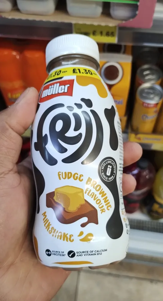 FUDGE BROWNIE FLAVOUR MILKSHAKE