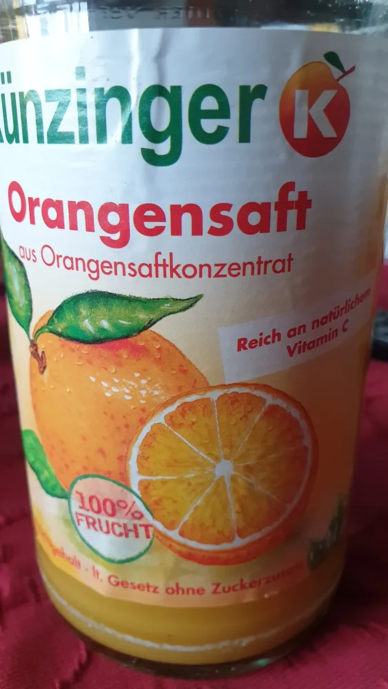 Orangensaft aus Orangensaftkonzentrat