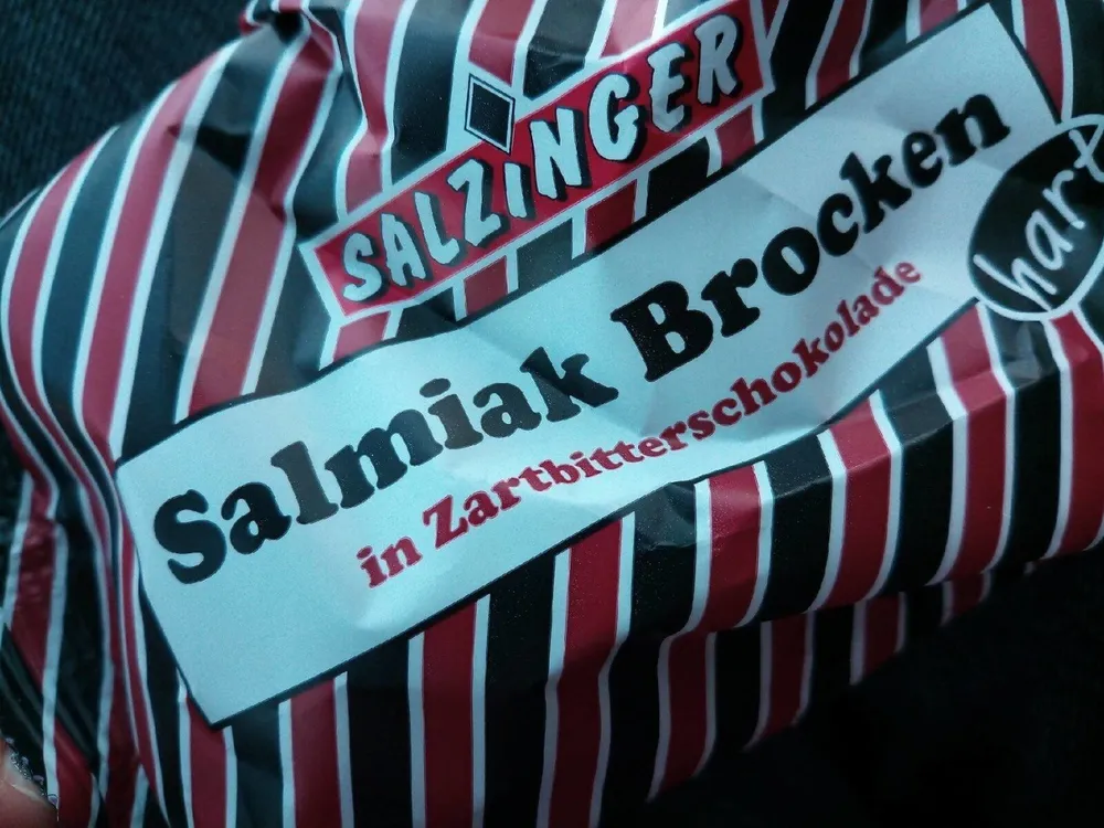 Salmiak Brocken in Zartbitterschokolade