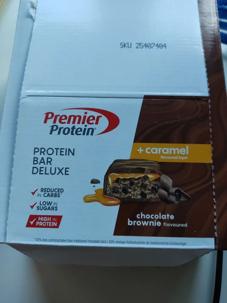 PROTEIN BAR DELUXE + caramel flavoured layer chocolate brownie flavoured