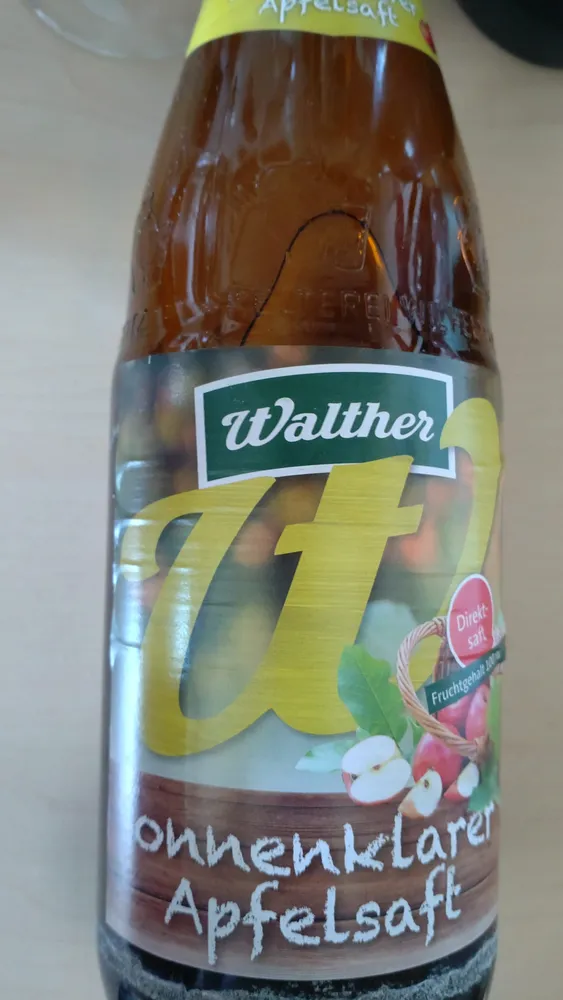 Sonnenklarer Apfelsaft