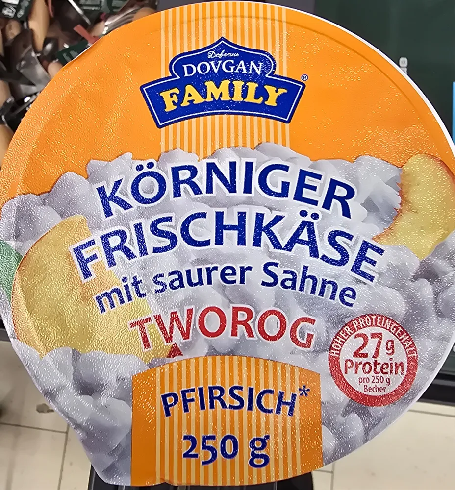 Grainy cream cheese with sour cream