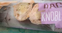 Baguette mit Knoblauchbutter vorgebacken