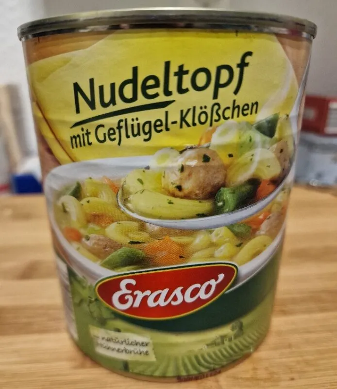 Nudeltopf mit Geflügel-klößchen