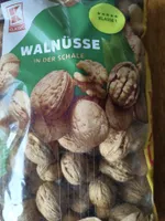 Walnüsse in der Schale
