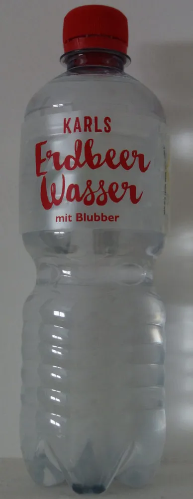 Karls Erdbeer Wasser mit Blubber
