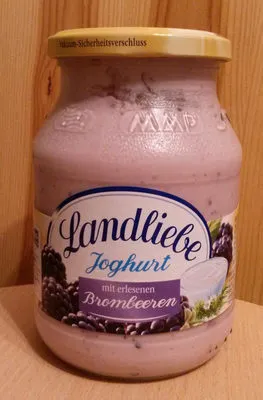 Joghurt mit erlesenen Brombeeren