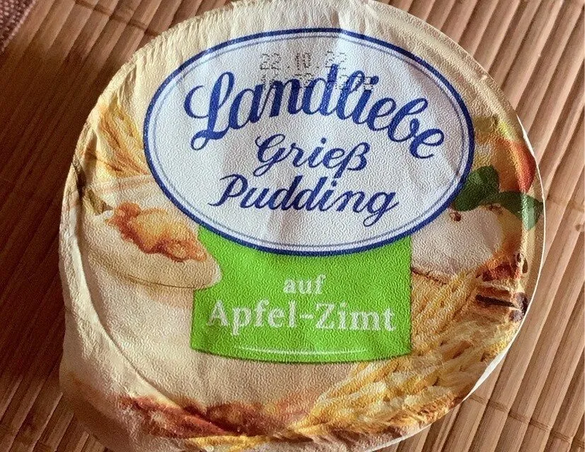 Grieß Pudding auf Apfel Zimt