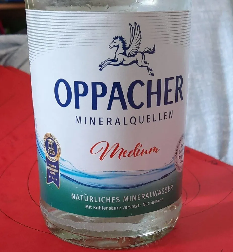 Oppacher Mineralquellen Medium
