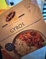 Gyros in Tomaten Knoblauch-Sauce mit Hirtenkäse verfeinert und Langkornreis