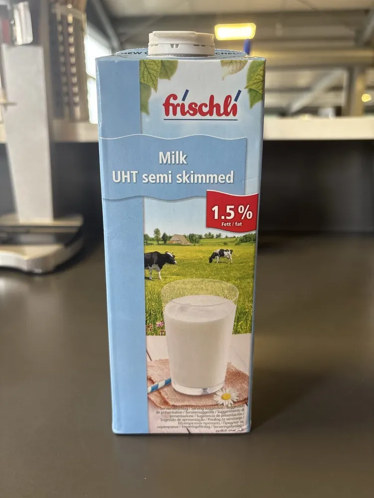 Milk UHT semi skimmed 1,5% fat