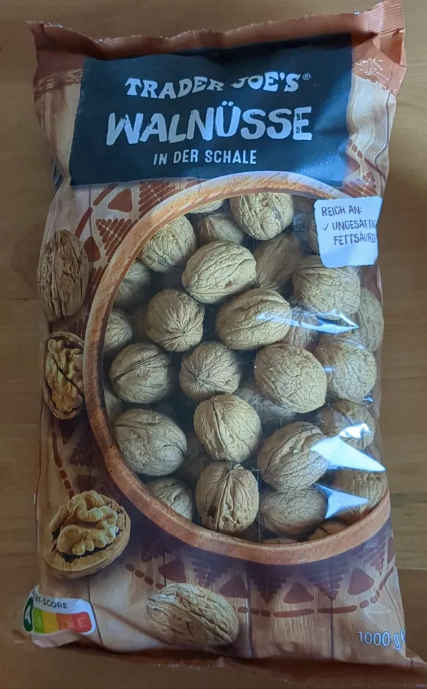 Walnüsse in der Schale