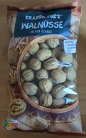 Walnüsse in der Schale