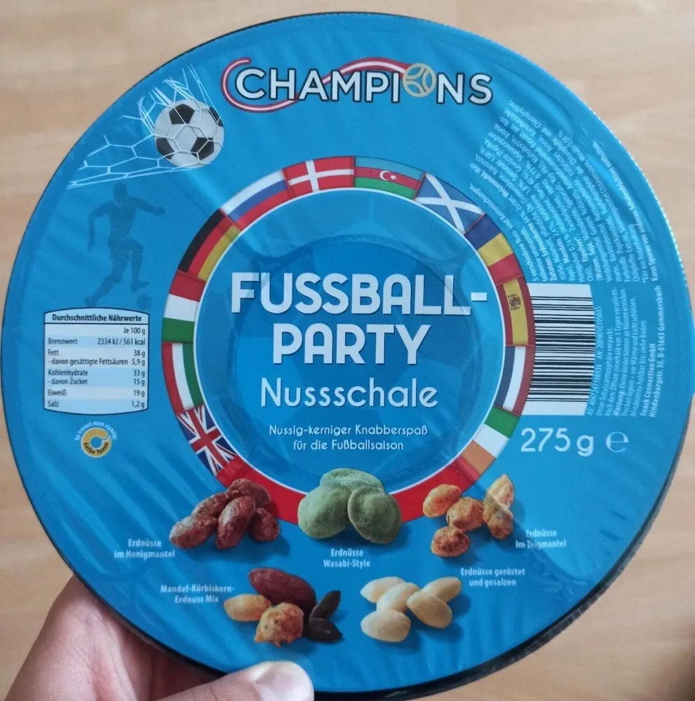 Nussschale Fussball-Party