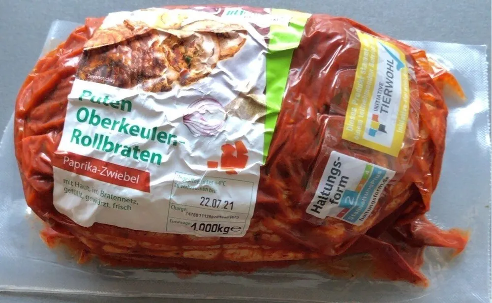 Puten Oberkeulen- Rollbraten mit Paprika-Zwiebel-Füllung