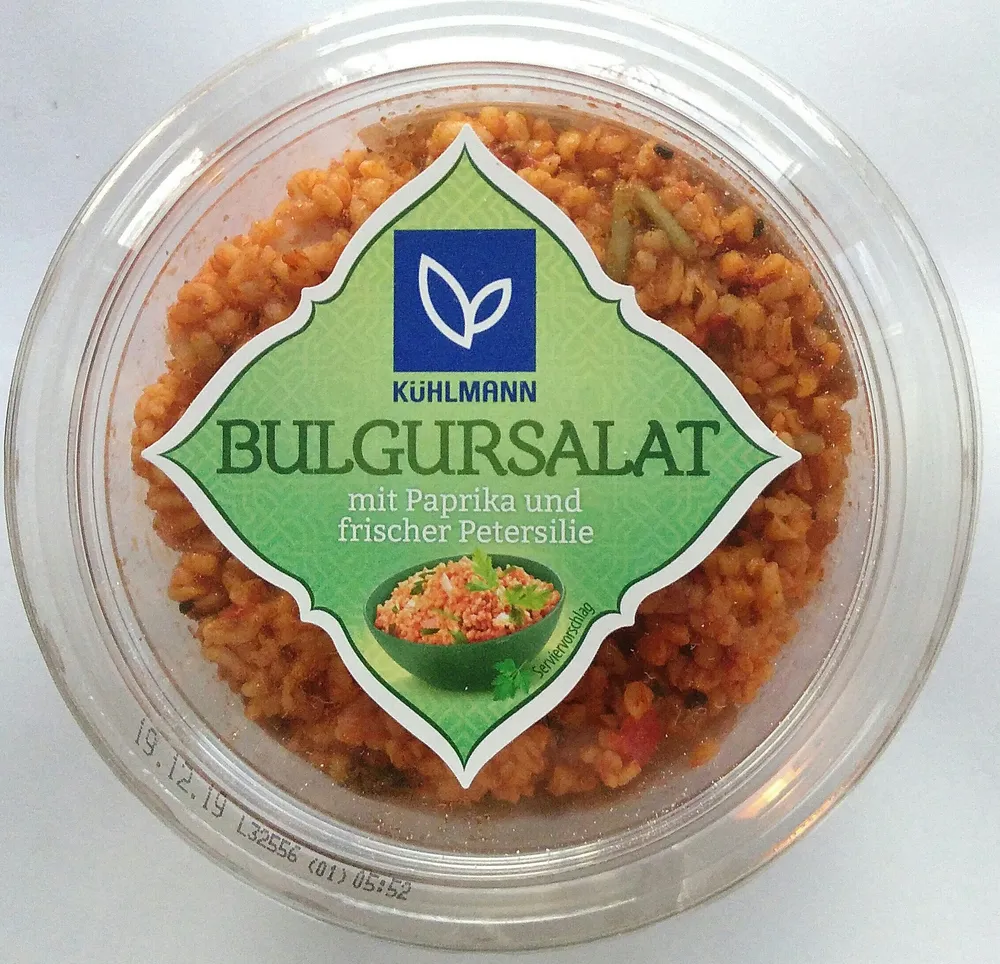 Bulgursalat mit Paprika und frischer Petersilie