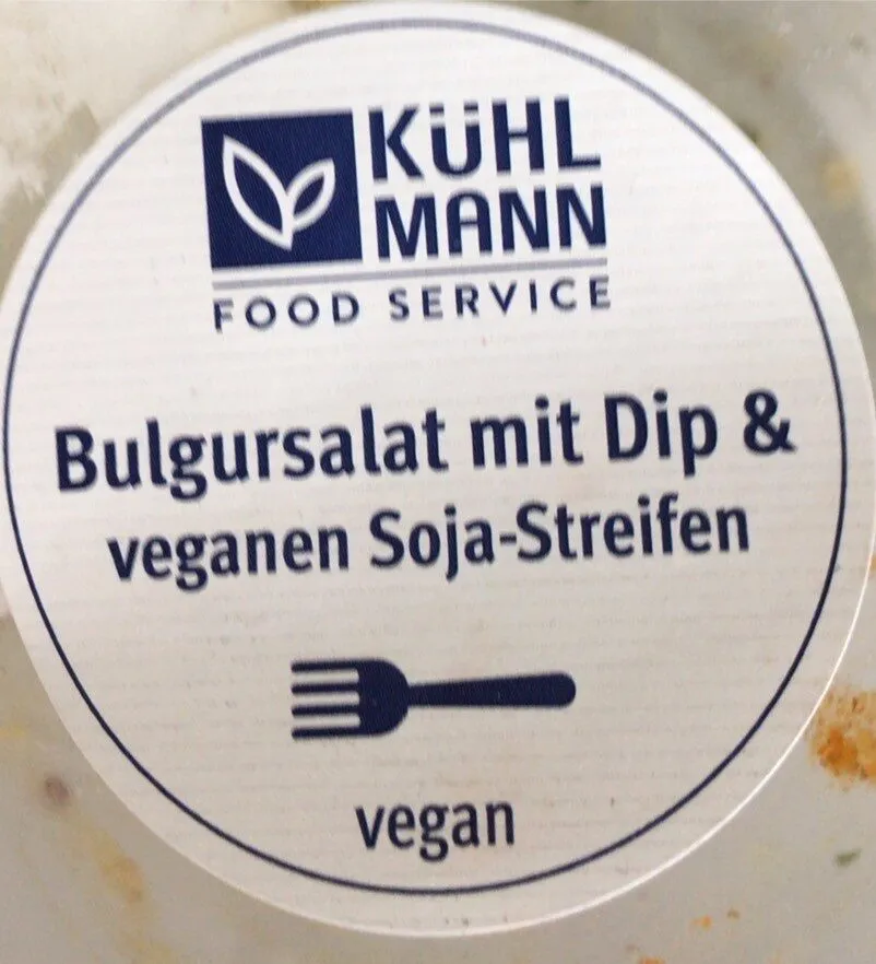 Bulgursalat mit dip und veganen soja-streifen