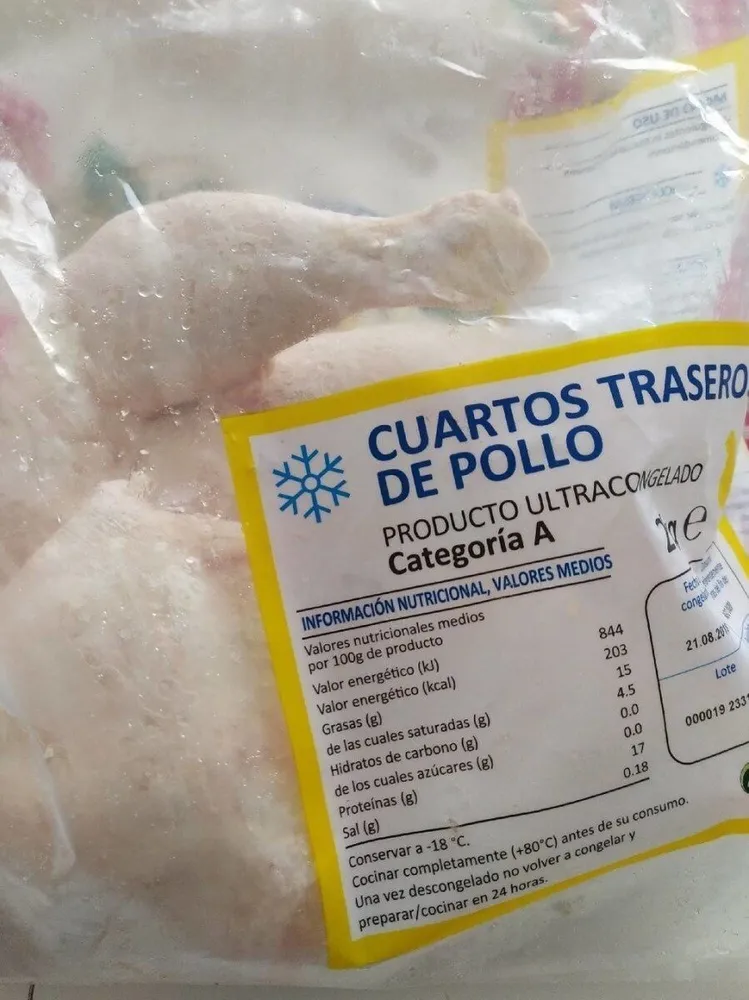 Cuartos traseros de pollo congelados