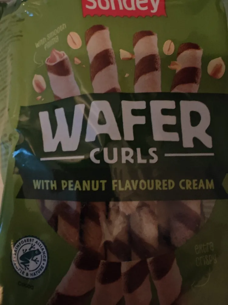 Wafer Curls With Peanut Cream