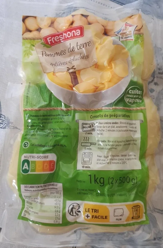 Pommes de terre entières épluchées