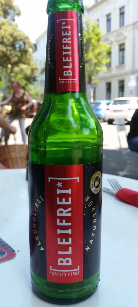 BLEIFREI ALKOHOLFREI NATURTRÜB