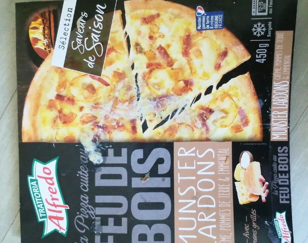 La pizza cuite au feu de bois munster lardon