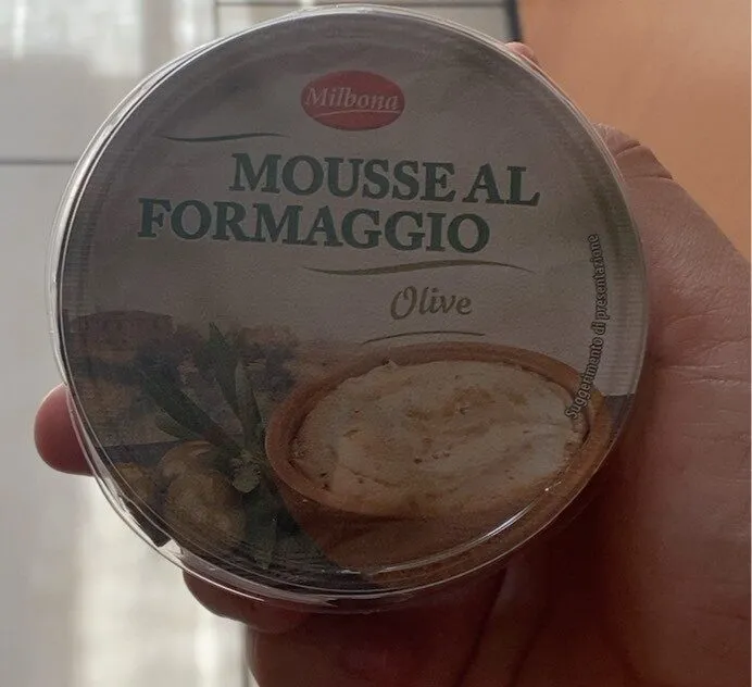 Mousse al formaggio e olive