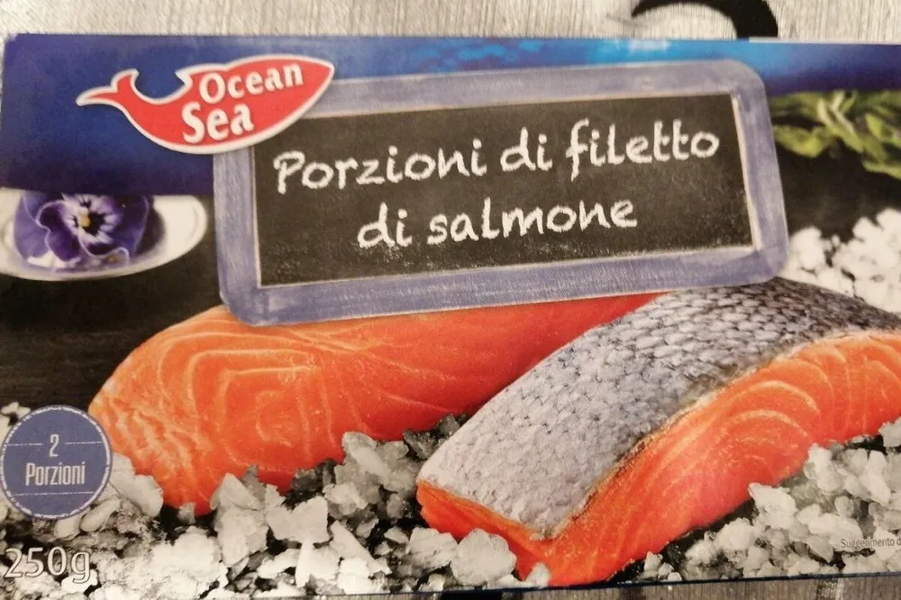 Porzioni di filetti di salmone