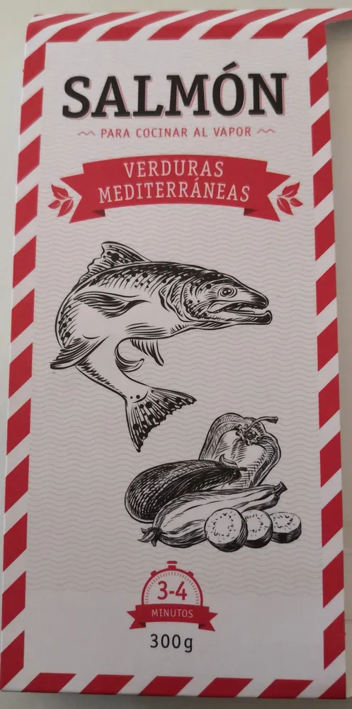 Salmón para cocinar al vapor verduras mediterráneas