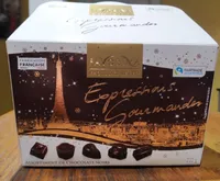 Assortiment de chocolats noirs