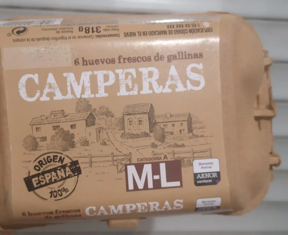 Huevos frescos de gallinas camperas