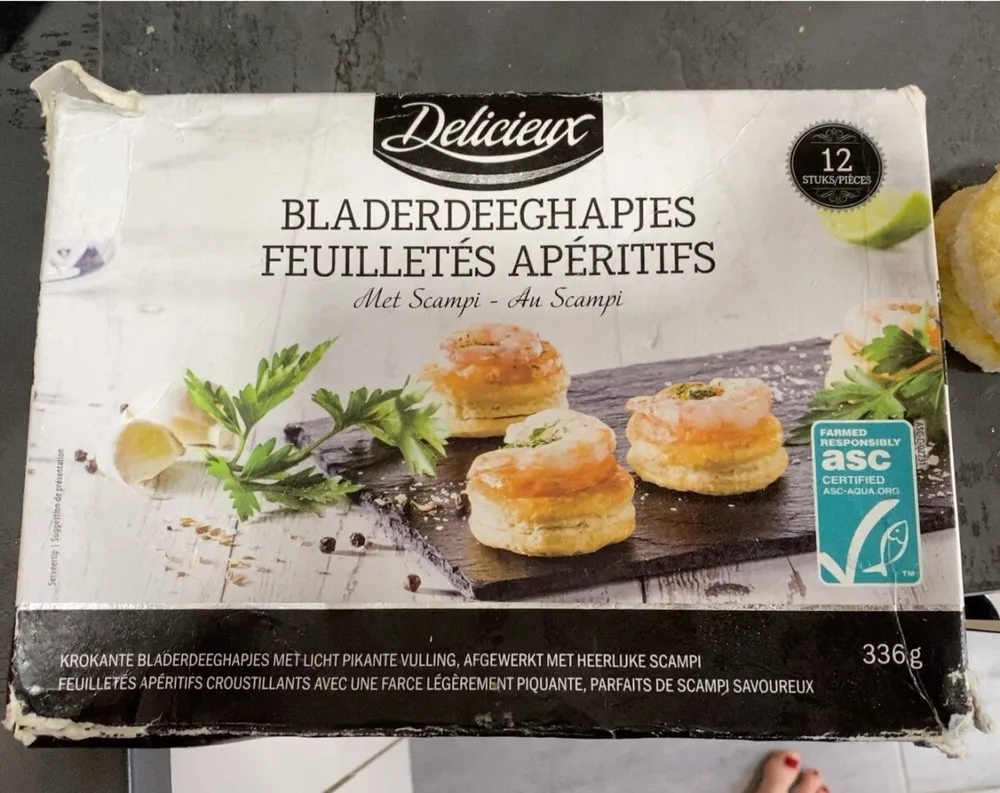 Bladerdeeghapjes / Feuilletés apéritifs