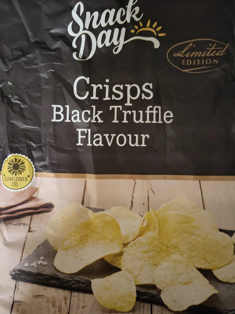 crisps black truffle flavour