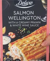 Salmon Wellington with Creamy Prawn & White Wine Sauce