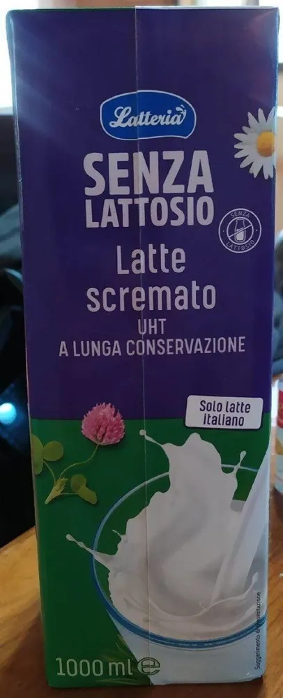 Latte scremato senza lattosio latteria