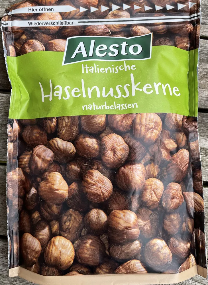 Italienische Haselnusskerne