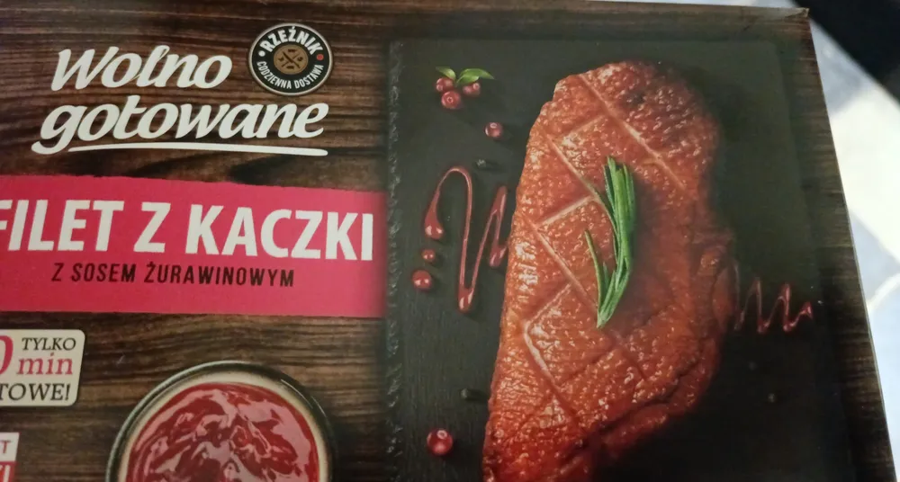 Filet z kaczki z sosem żurawinowym