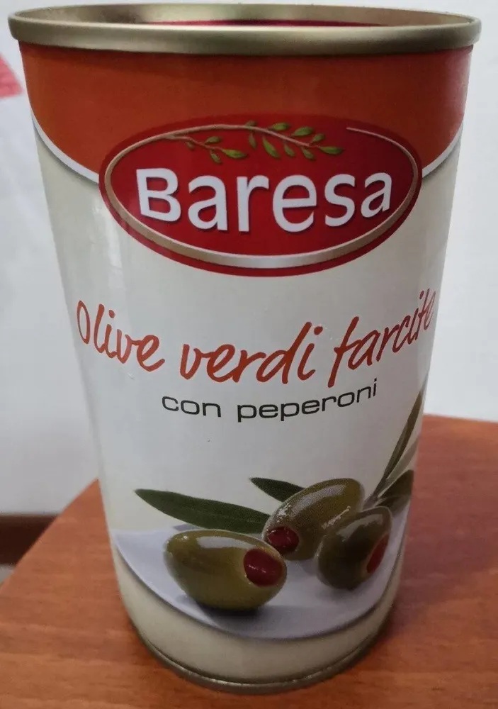 Olive verdi farcite con peperoni