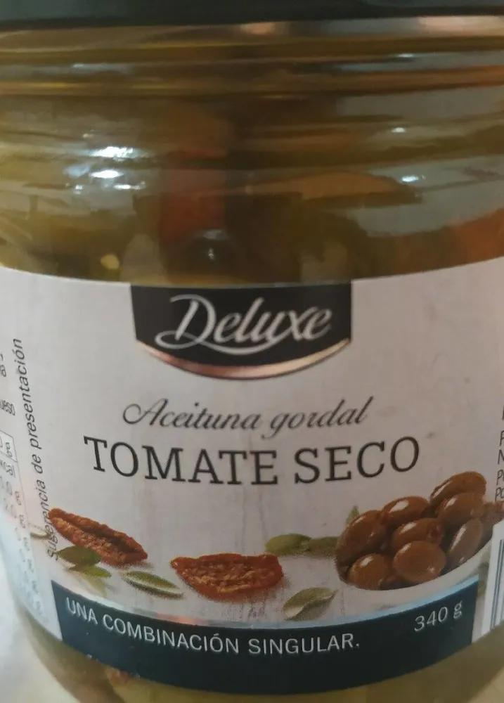Aceituna gordal rellena de tomate seco