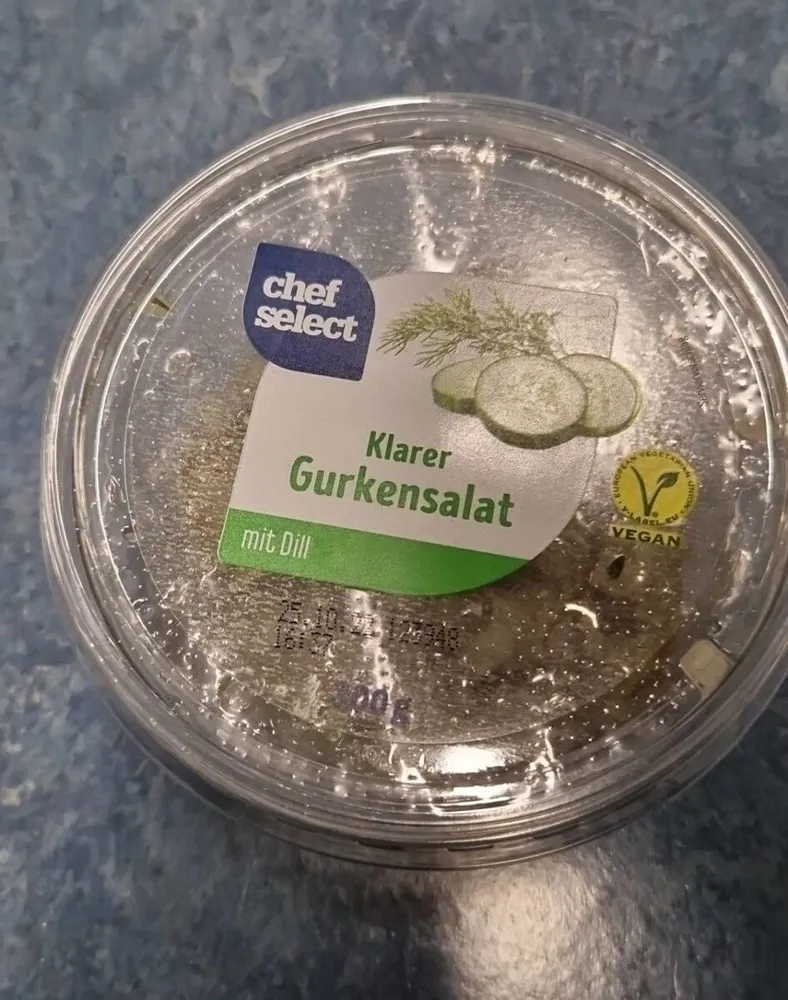 Klarer Gurkensalat