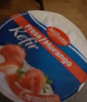 Sahne Kefir auf Erdbeere