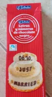 Letras i numeros de chocolaten negro