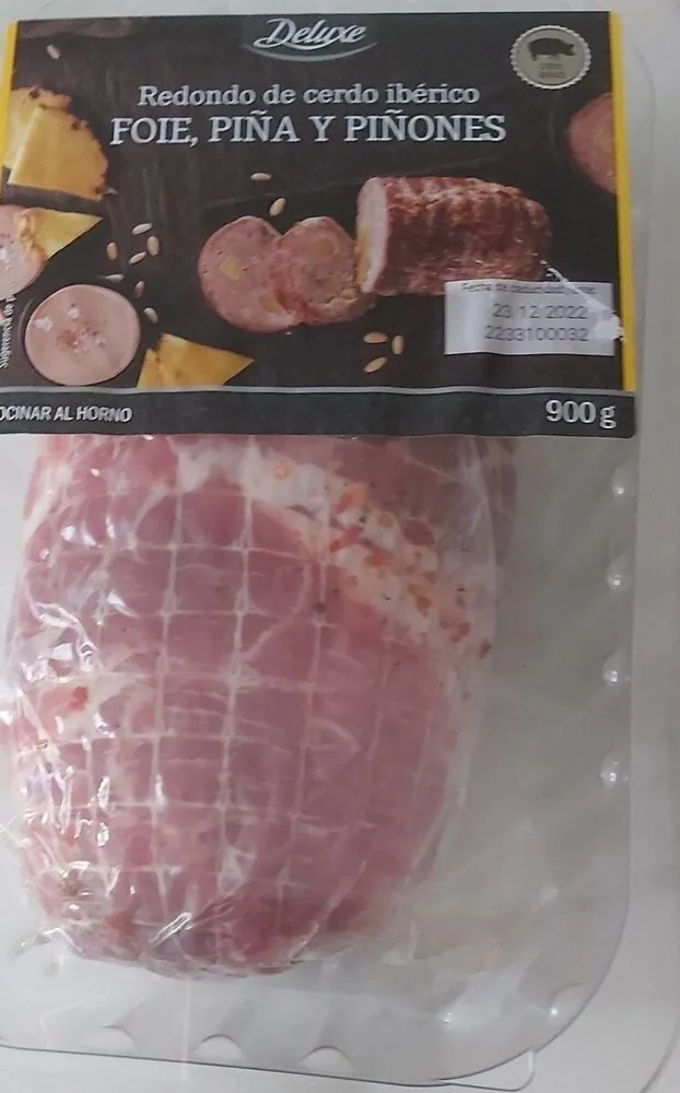 Redondo de cerdo ibérico con foie piña y piñones
