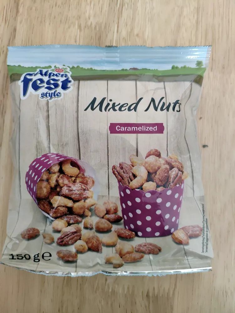Mixed nuts caramelized