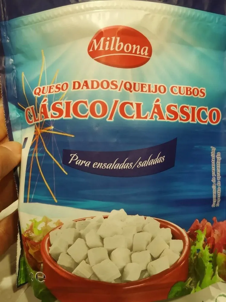 Queso en dados clásico